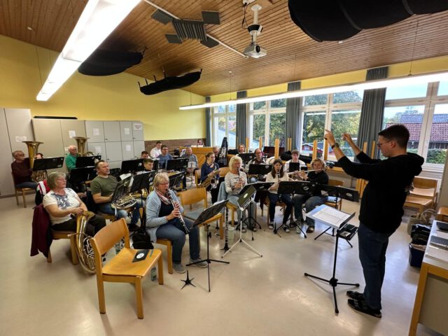 Unser erfolgreiches Probenwochenende in Rappershausen 😁🎶
Zwischen Gesamt- und Registerproben gab es natürlich viel Zeit um gemeinsam Zeit zu verbringen 🎼🎺